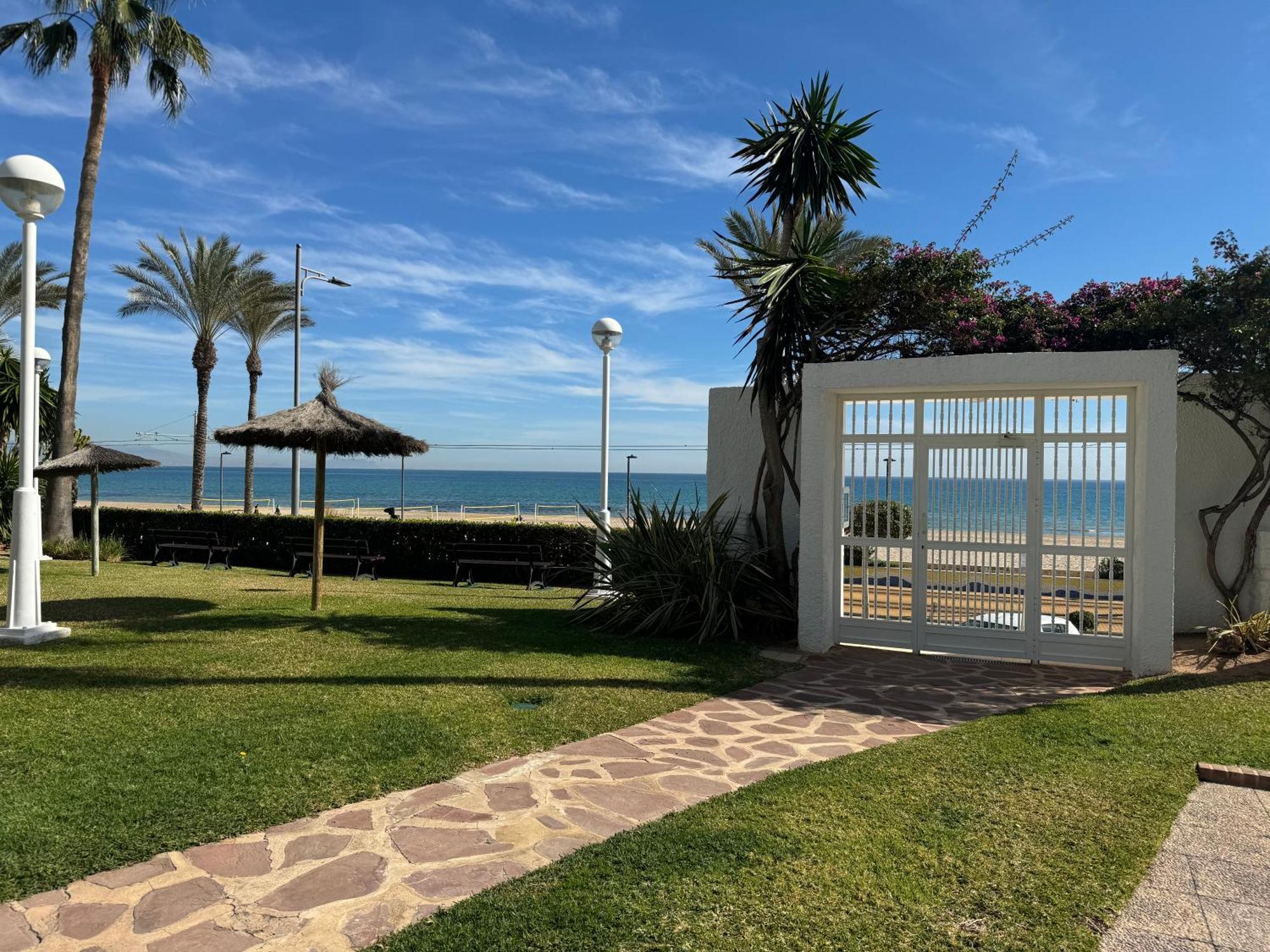 Apartamento Muchavista Primera Linea De Playa By El Conserje El Campello Kültér fotó