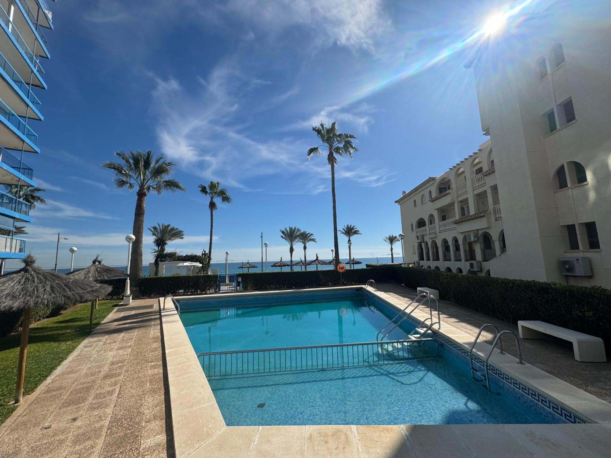 Apartamento Muchavista Primera Linea De Playa By El Conserje El Campello Kültér fotó